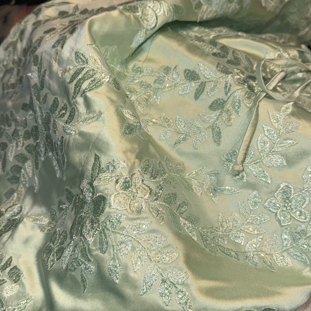 Sage Green, High School Homecoming Dress Short w/ Sequins - Size 6 Light green - Picture 6 of 15